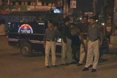 Karachi: police raids in several areas, arresting more than 100 people