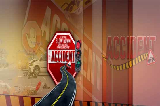 Mandi Bahauddin: A clash in the truck and passenger van, killed 3 people, 12 injured