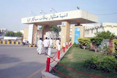 Faisalabad: Two injured of Shah kot van accident were walk away