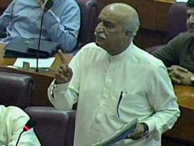 Government are attacks on institutions drunk with power, Khursheed Shah