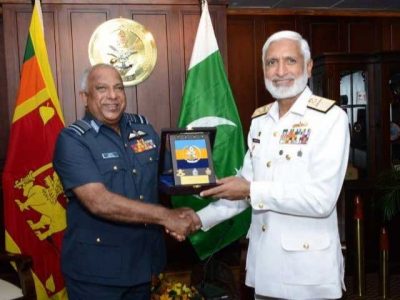 President navy chief meets top Sri Lanka military leadership