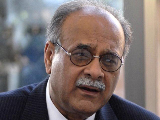 Fans surrounded the Najam sethi in London, slogan of the Go nawaz Go