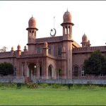 3 students were expelled from the University of criticism on social media