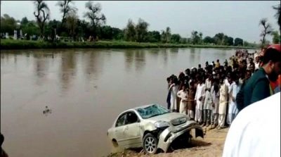 Kabirwala: Vehicle falling in and taken out from the canal including bodies