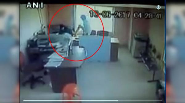 بھارت میں ہندو ملازم کا روزے دار مسلم خاتون پر دفتر میں تشدد