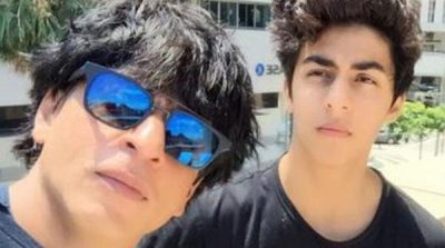 Shah rukh Khan threatens to son lip cutting