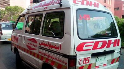 LAHORE: A clash between two buses, 15 passengers injured