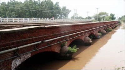 The middle part of the Lower Chenab canal bridge in Hafizabad is broken