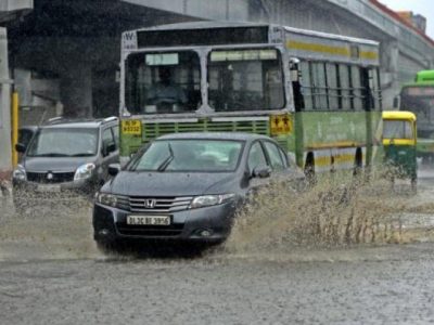 Moon soon rains killed 100 in India