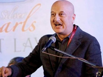 Anupam Kher was angry on the British journalist to question about toilet
