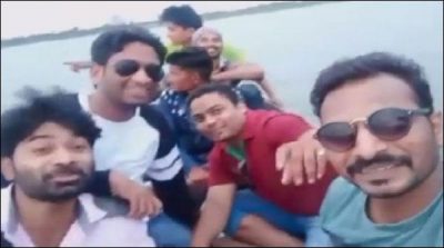 Selfie interest in India took 8 lives of youth