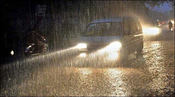 The new system of Monsoon arrived in Karachi, somewhere light, somewhere fast rain