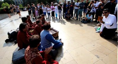 Ustad Asif Santoo, performed, at, Eiffel Tower, Paris, 