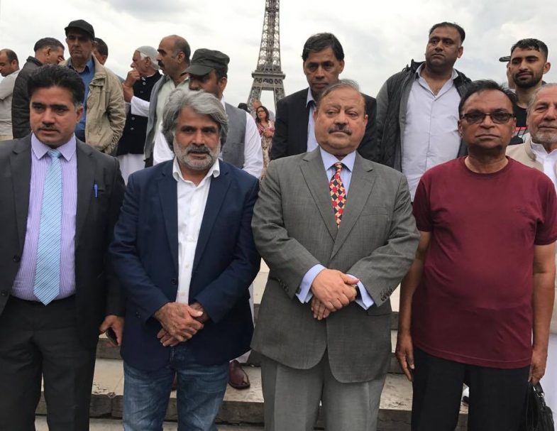 Black Day, observed, by, Kashmiri, and, Pakistani, community, at, Eiffel, Tower, Paris, Organized, by, Sardar, Attique, and, Zahid, Hashmir