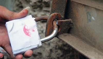The lock-breaking group in Karachi, again, activated 16 shops cleaned in the Qayyumabad
