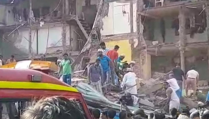 ممبئی میں شدید بارشیں، 5 منزلہ عمارت گرنے سے 8 افراد ہلاک