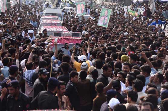 Mission GT Road: Nawaz Sharif's caravan walks from Jhelum to the destination