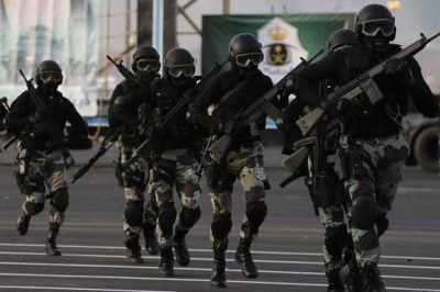 Saudi Arabia: Displaying military demonstration of power before Hajj, Shah Salman inspected parade 