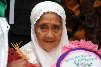 Indonesia's 104-year-old woman arrived in Jeddah for Hajj