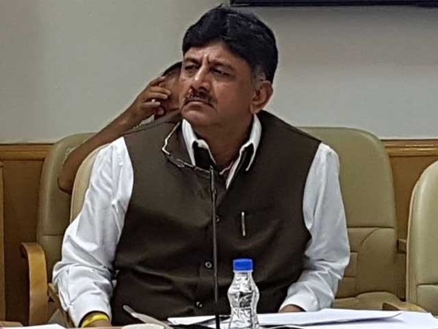 ٹیکس چوری کے الزام میں بھارتی وزیر گرفتار، کروڑوں روپے کیش برآمد