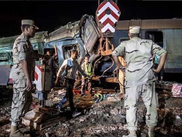 مصر میں ٹرینوں کے تصادم سے 44 افراد ہلاک، 180 زخمی