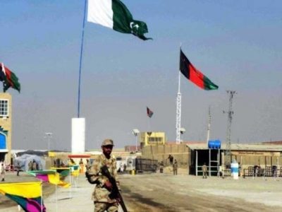 Pakistan built a gate on the Pak-Iran border