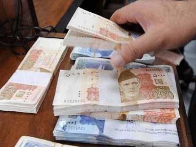 Bandits escape after roberry of millions of rupees from money changer in Haripur