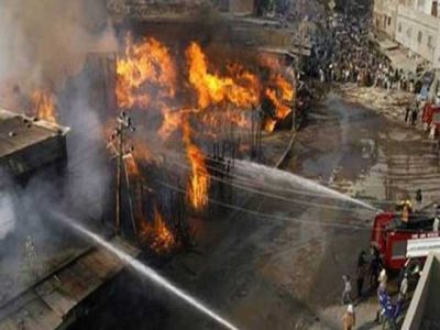 Burning in Islamabad's cheapest market, many shops burnt to ash