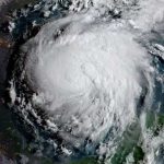 America is under the terrible sea storm, thousands of people displaced