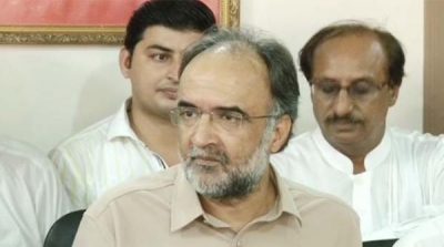 Tell Nawaz Sharif who is conspiring against them, Qamar Zaman Kaira