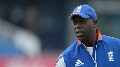 South Africa's new coach suffered a fast bowling crisis