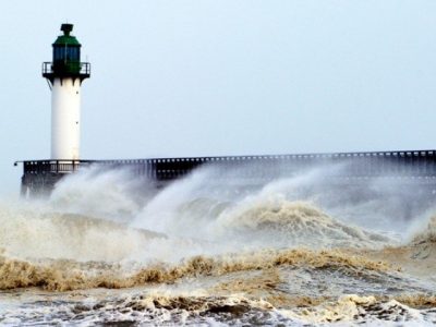 Powerful sea storm "Arma" got tired from island carribean