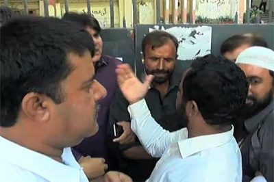 Karachi: Aisha Bawani College closed, locks on the gates, the future of students got on dude
