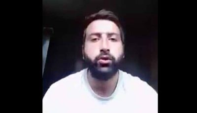 Indian police constable protest resignation against violence in occupied Kashmir