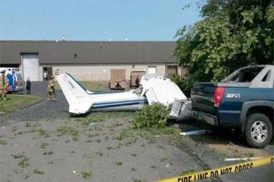 Little plane crashes in Connecticut