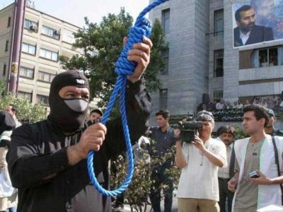 The rape with baby and offender of murderer to be executed on intersection in Iran