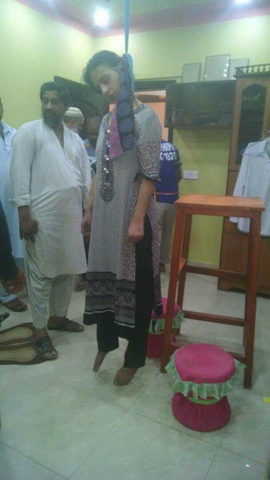 Young, women, commit, suicide, in, Layyah