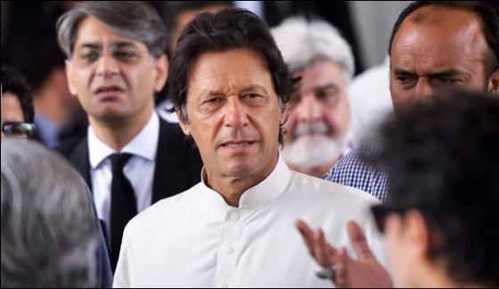 Contempt court case: Imran Khan's present go on election commission