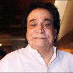 Actor Qader Khan unable to walk, got harder of wheelchair