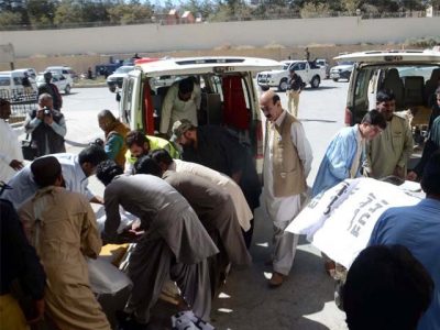 5 people killed from firing on van in Quetta