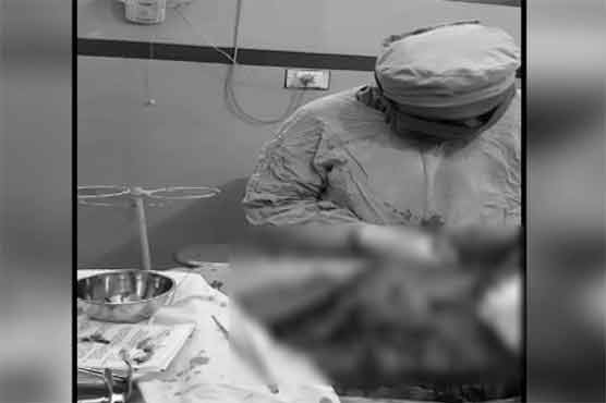 Virallessness of the doctors in Ahmadpur sharqia, video viral of the delivery operation