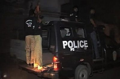 KARACHI: The search operation in different areas of the police, 15 suspects arrested