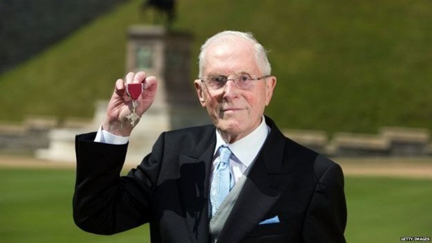 85, years, old, engineer, invented, car, which, runs, 1500, km/h, speed