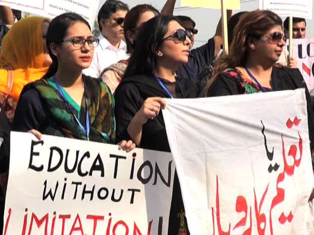 Walk against increase the fees in private schools in Karachi