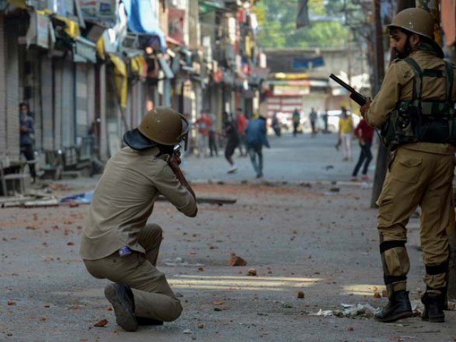 مقبوضہ کشمیر میں بھارتی فوج کی فائرنگ سے 2 نوجوان شہید