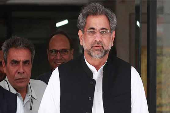 Prime Minister arrived at Karachi, Chief Minister and Governor Sindh welcomed