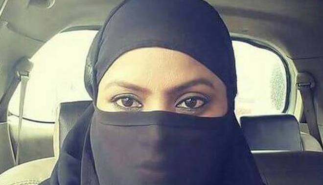 Mother, of, three, children, fixed, to, commit, illegal, relationship