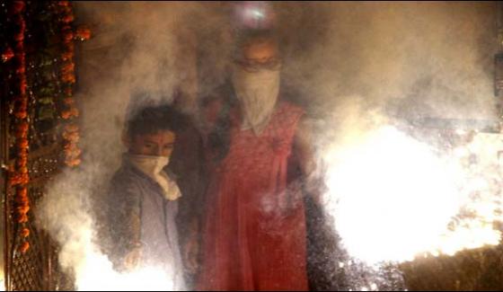 Dust and pollution in Indian capital on Diwali, increase in smoke