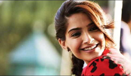 Sonam Kapoor angry on rumors about "Veere Di Wedding"