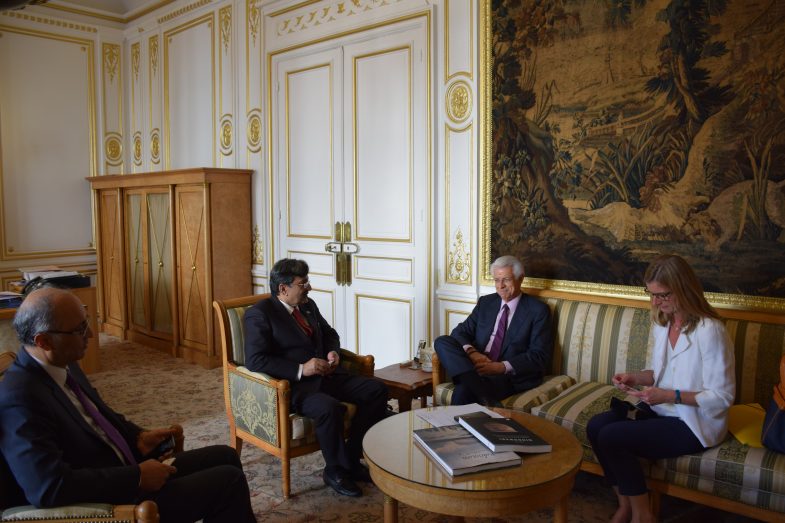 Pak Commerce Minister invites French Entrepreneurs and businessmen to invest in Pakistan